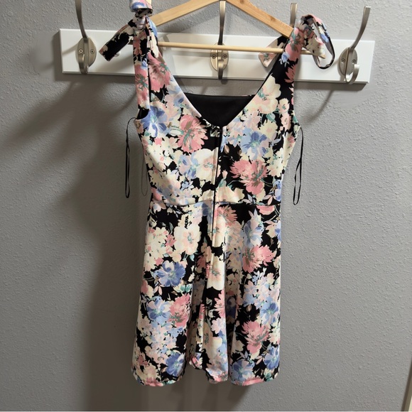 Mi Ami Francesca’s Dress - Picture 3 of 10